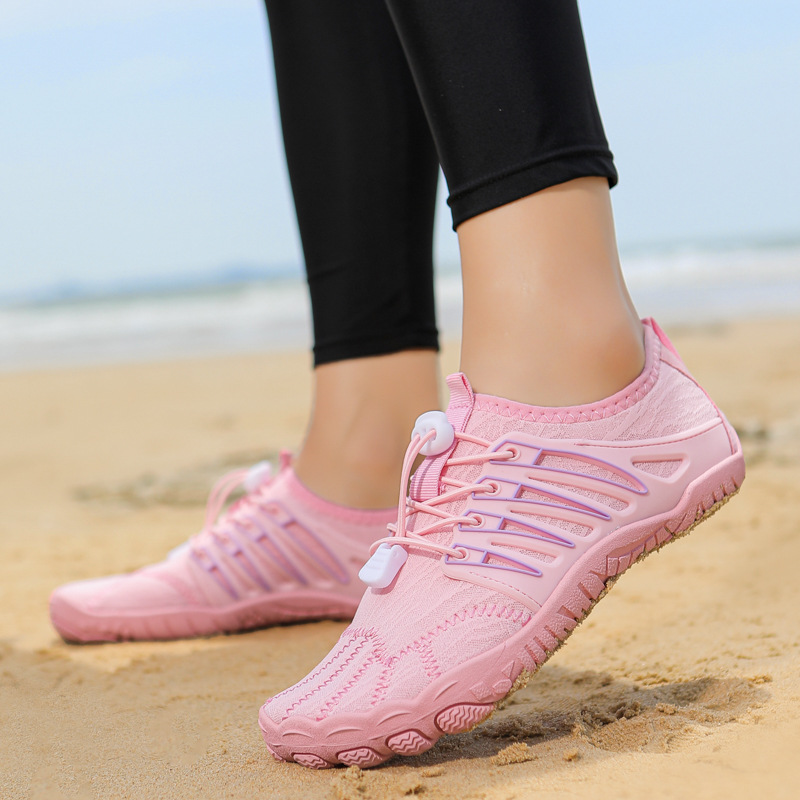 Zapatos de playa transfronterizos de pareja transpirables antideslizantes y rápidos, cinco dedos, zapatos de surf, zapatos de buceo, descubierto al por mayor.