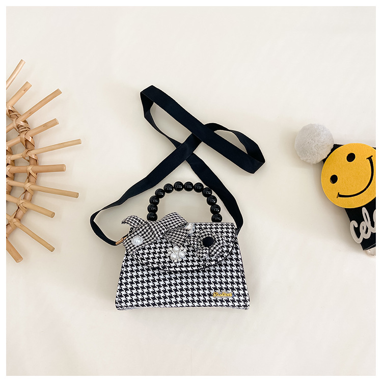 Girl's Pu Leather Houndstooth Cartoon Cute Square Magnetic Buckle Handbag display picture 2