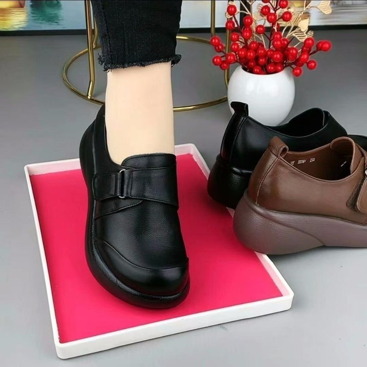 Zapatos de chef primavera para mujer zapatos de trabajo de cocina negros impermeables a prueba de aceite de primavera de suela gruesa nuevos zapatos de cuero de cocina trasera