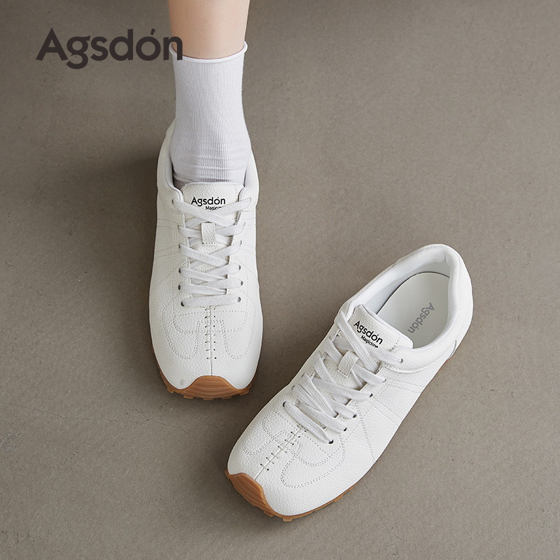Zapatos de entrenamiento blanco de mujeres 2025 nuevo otoño enorme hermoso con una base suave plana Agan zapatos blancos casuales