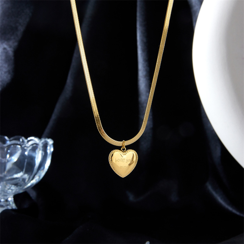 fashion simple letter  heart-shaped pendnat titanium steel necklace