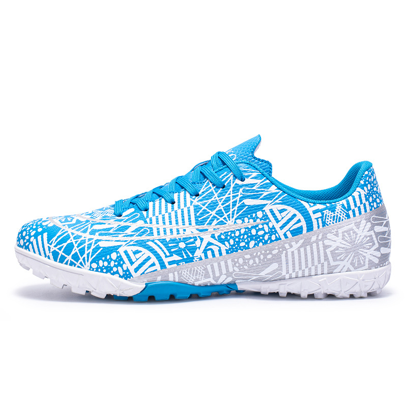 파란색 부러진 손톱