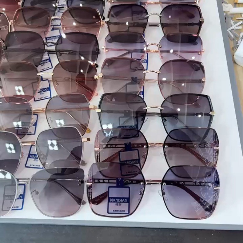 2026er Modell Metall-Nylon-Polarisierte Sonnenbrillen für Damen mit hochwertiger UV-Schutz und schmalem Gesichtseffekt, trendige Nylon-Sonnenbrillen