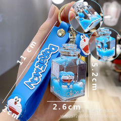 創意的で精巧で、猫の流砂瓶のキーホルダーが可愛いです。綺麗で美しいです。ドラえもんの香水瓶のカバンに飾られています。