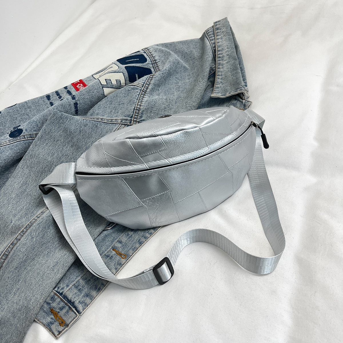 223g Weight Polyester Lining Material Zipper Closure Type Sling Strap Strap Type Fanny Pack Bags Type Casual, Daily, Shopping Occasion Nylon Material Cows, Solid Color Pattern All Seasons Season Women's Gender Basic Style Oval Shape Women's Basic Cows Solid Color Nylon Waist Bags 30