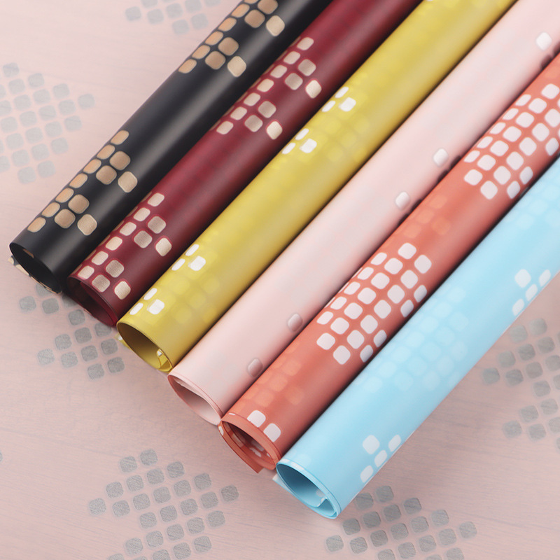 工厂现货批发加厚防水雾面纸花束包装纸爱心点点韩素纸花店资材