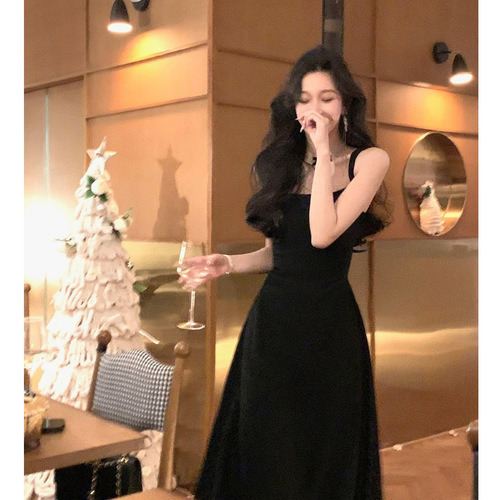 Cross-border summer 2025 new black and white long dress women's dress French waist-cinch slimming niche halter dress slimming