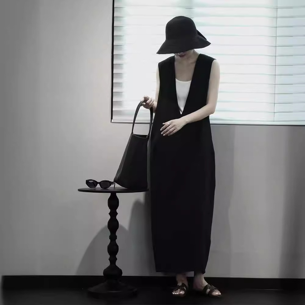 Váy liền vest không tay dáng suông midi màu đen cao cấp — màu đen,