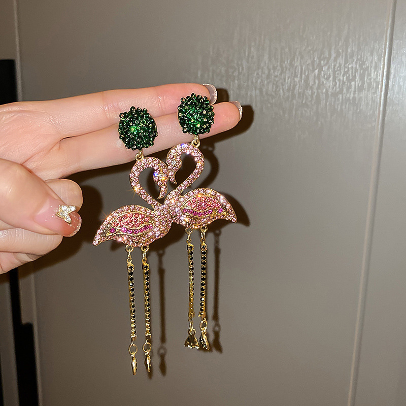 Agujas de plata transfronterizas flores de zircón aretes de bordillo estilo de moda pernos de auriculares lujosos de alto nivel de diseño de auriculares nicho