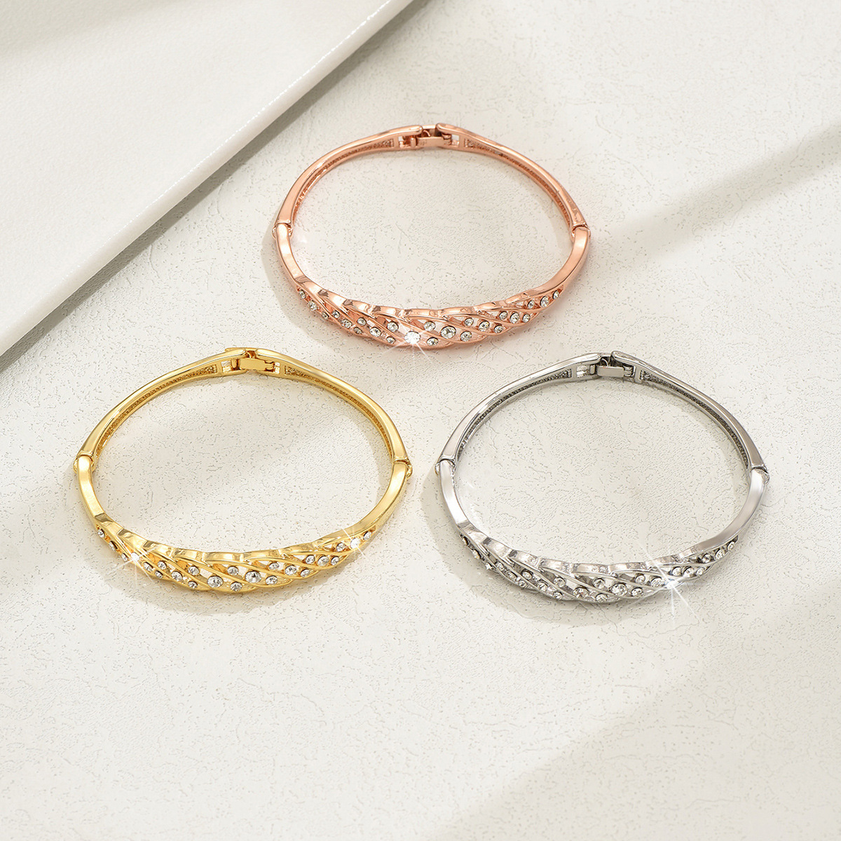 Europa y los Estados Unidos simple fragancia estilo diamante pulsera micro-diamantes versátil mujer ligera lujo en línea joyas de pulsera al por mayor