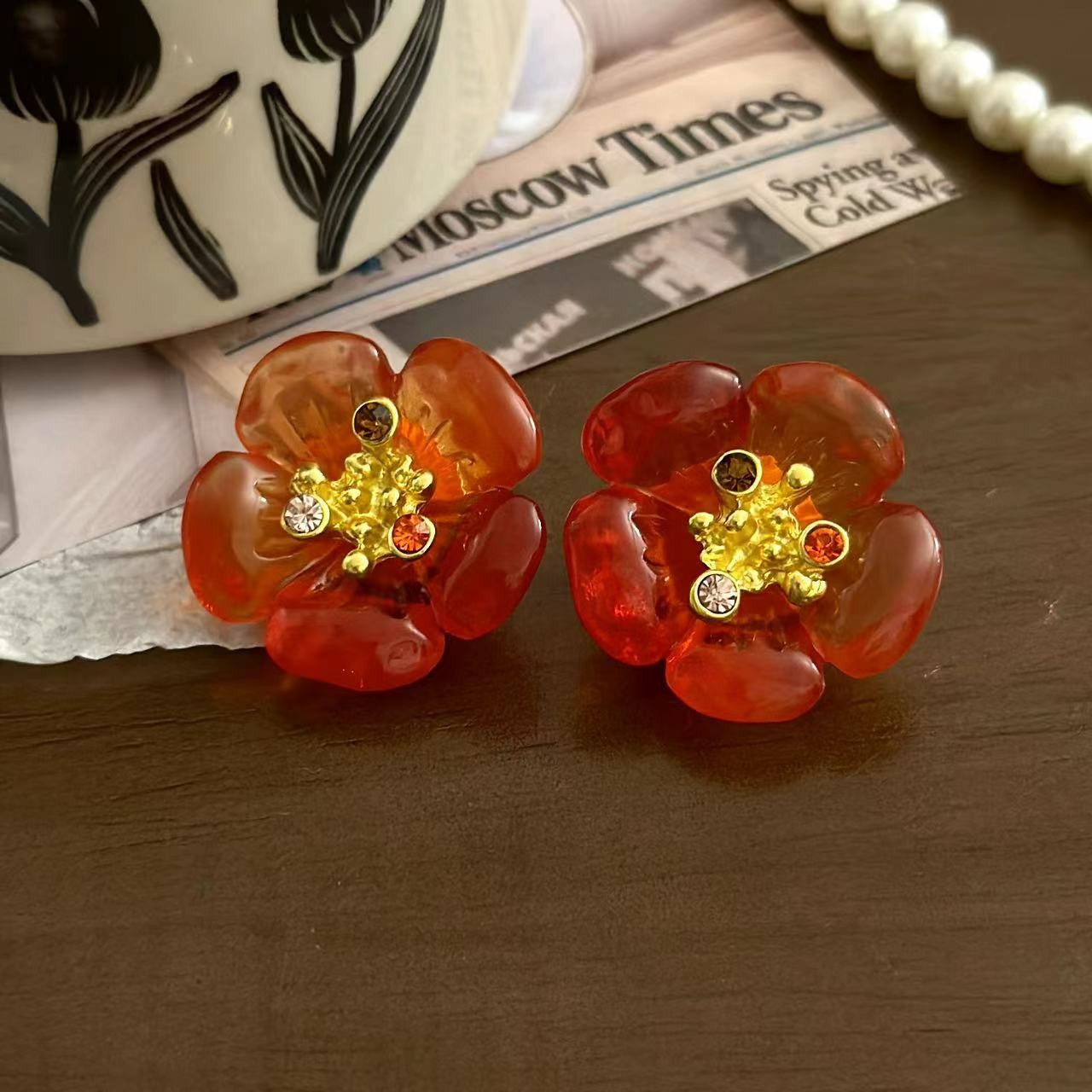 1 Pair Retro Flower Resin Inlay Rhinestones Women's Ear Studs display picture 4