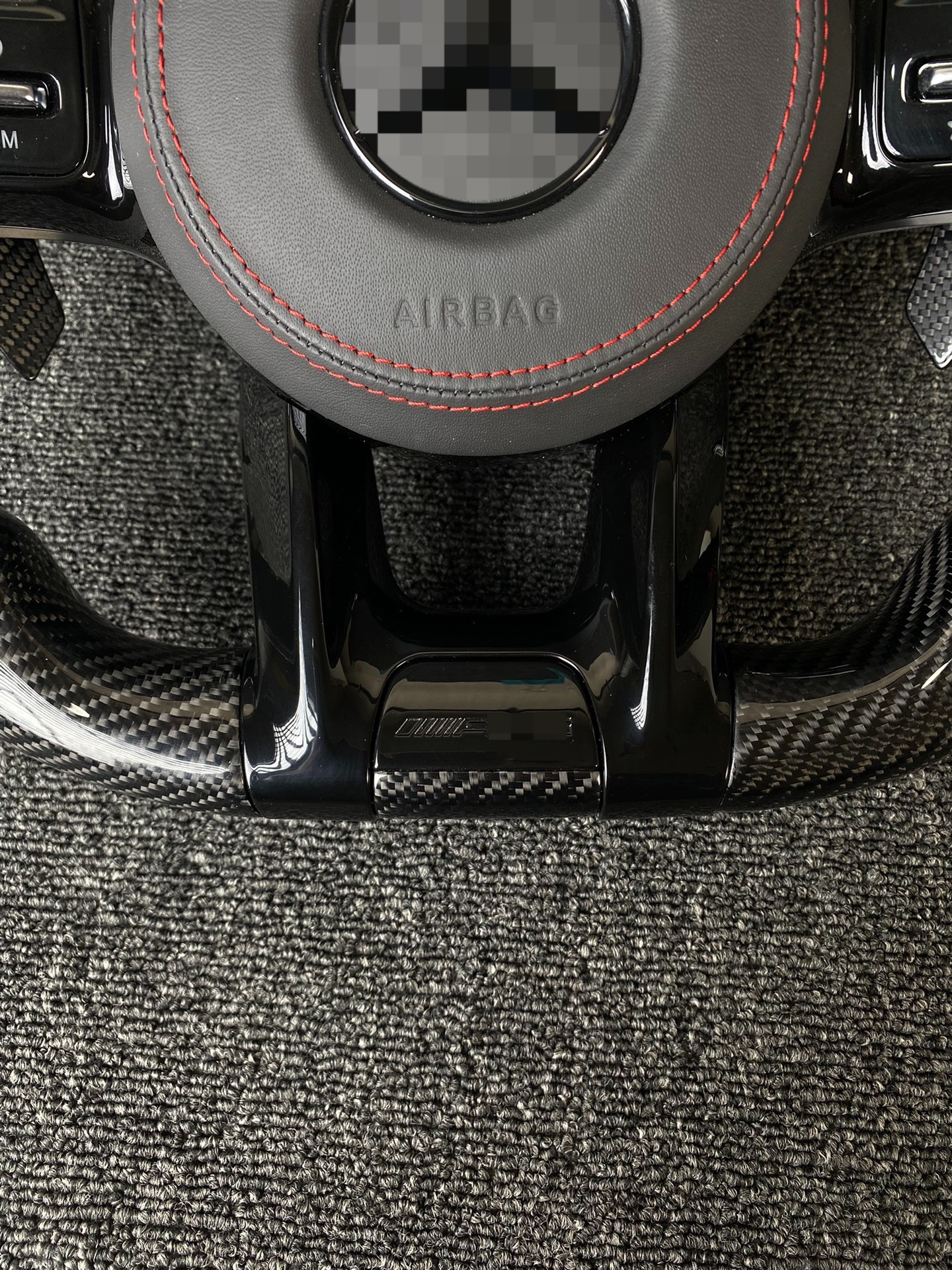 Old-to-new upgrade of the Mercedes-Benz AMG assembly for the entire series of C-class, E-class, S-class, G-class, and GLC carbon fiber steering wheel modification