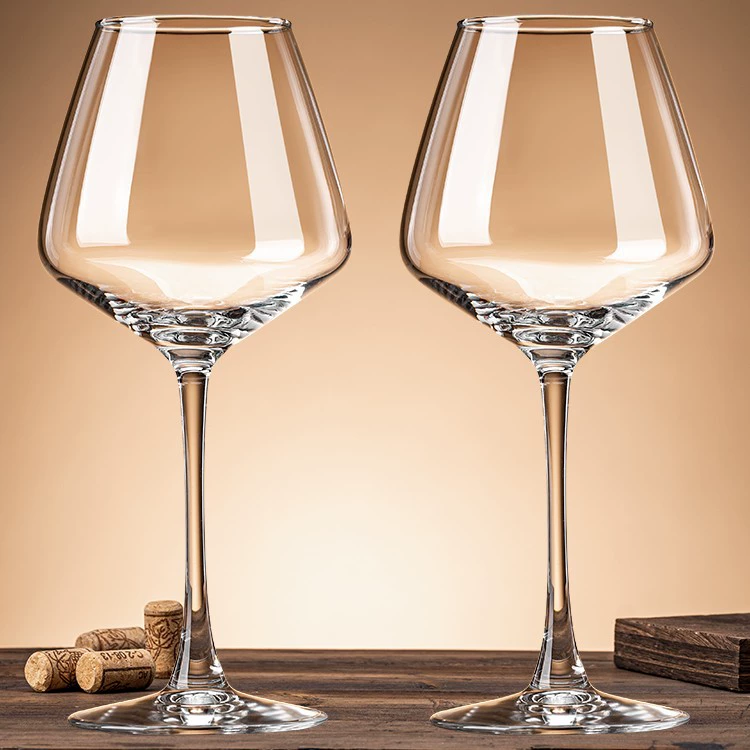 High-end set, wine decanter, wineglass, light luxury style