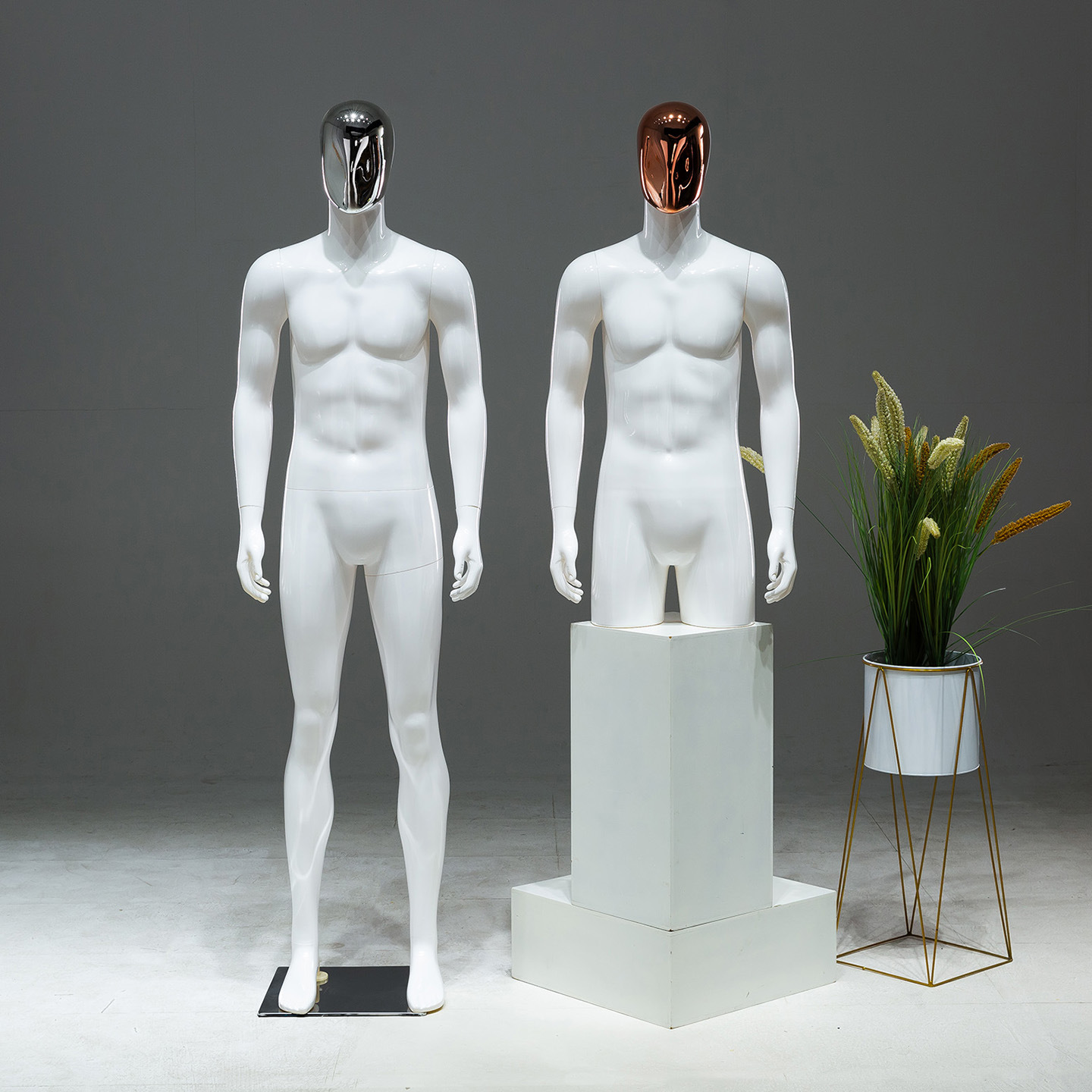 Maniquí Masculino de Exhibición de Plástico Cuerpo Completo para Tiendas de Ropa Masculina y Escaparates