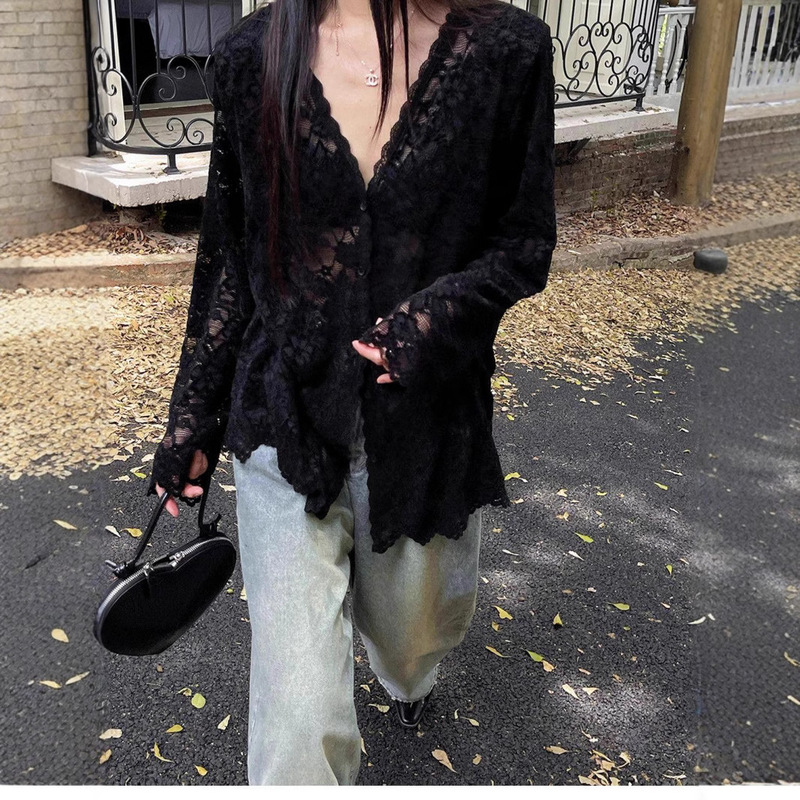 Long Sleeve Shirt Women's 2024 Early Autumn New Slim Inner Base Shirt High-grade Sweet and Spicy Hollow Lace Top
