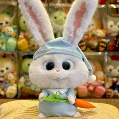 ぬいぐるみのウサギのボスの人形が可愛いです。