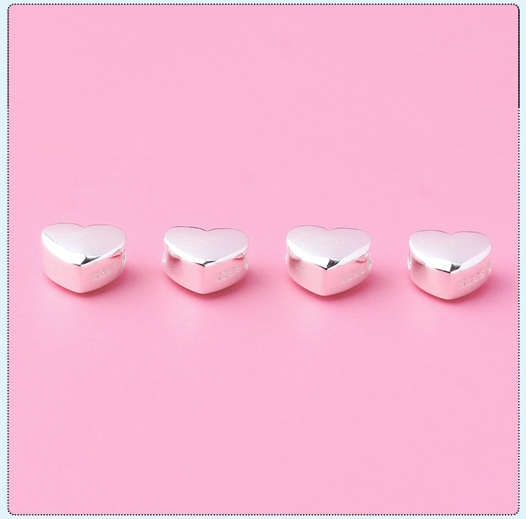 1 Piece Quantity 925 Sterling Silver Material 1 Piece 6*6.9mm 925 Sterling Silver Heart Shape Beads