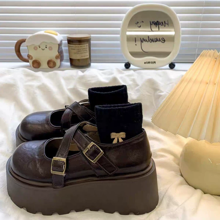 Модные дикие туфли с толстой подошвы маленькие кожаные туфли для женщин