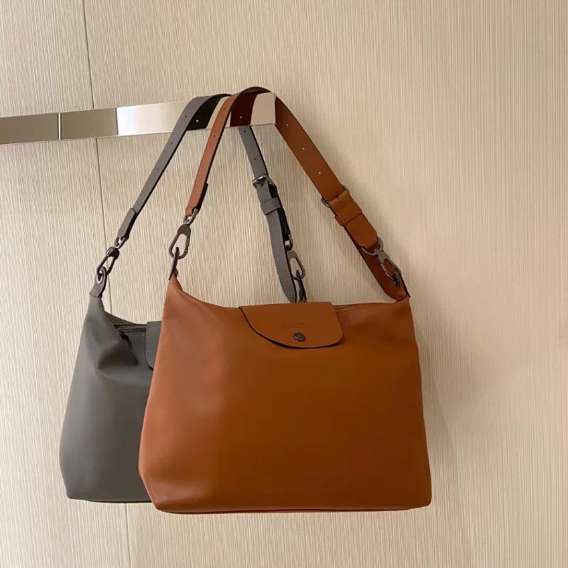 Capacious shoulder bag, handheld one-shoulder bag, genuine leather