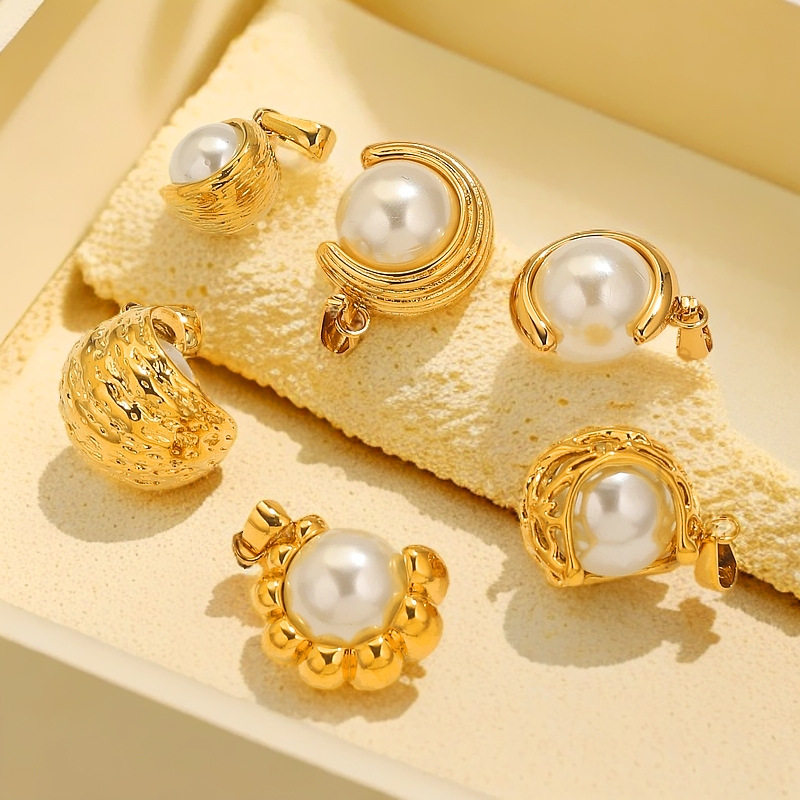 Acero inoxidable ins chapado en oro C imitación de perlas colgantes de oro DIY collares joyas accesorios de moda al por mayor