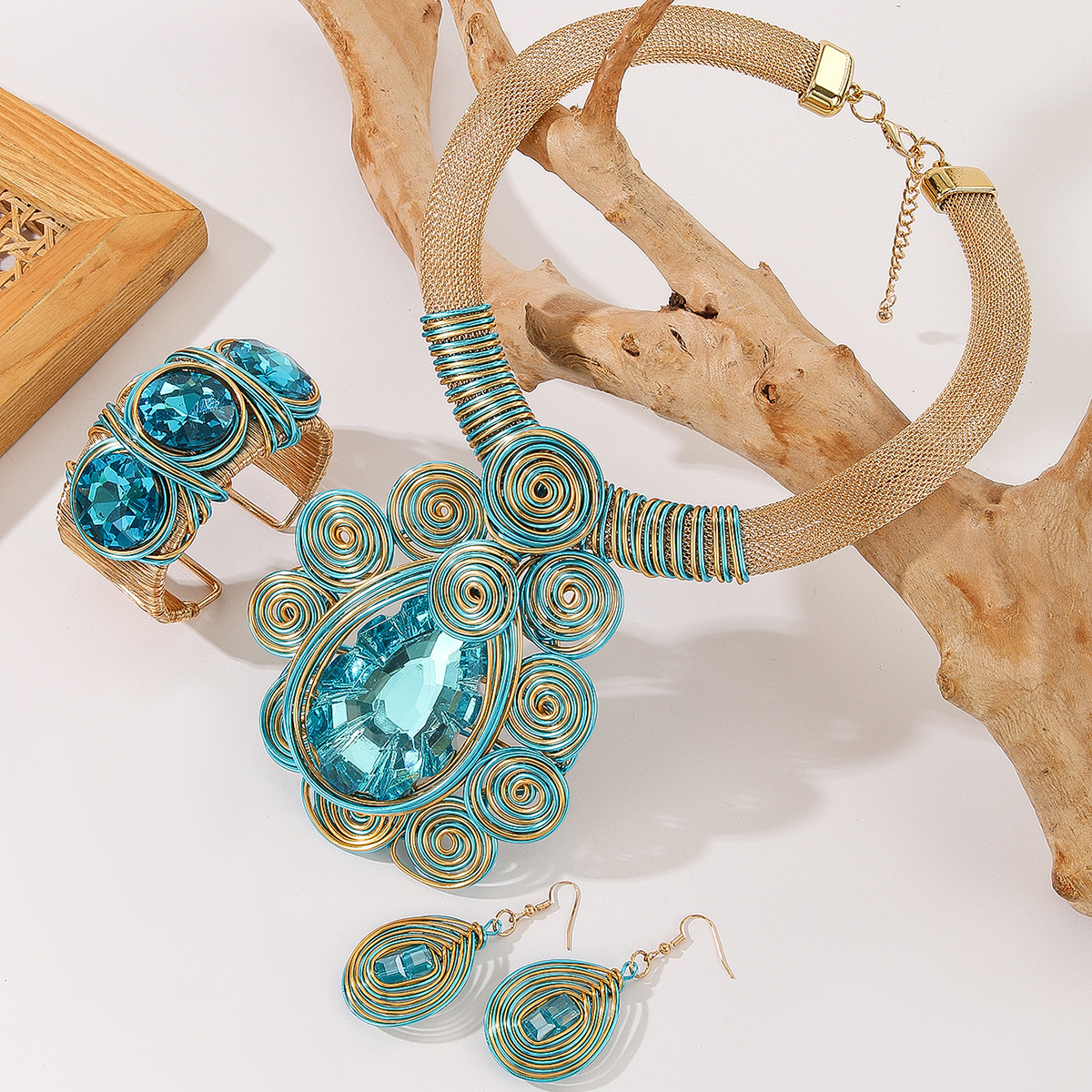 Exaggerated Handmade Aluminium Wire Crystal Jewelry Set Necklace_voghion.com