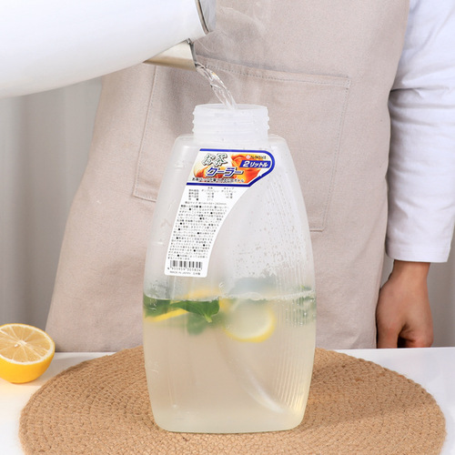 日本进口冷水壶家用凉水壶耐高温大容量日式塑料装凉白开果汁扎壶