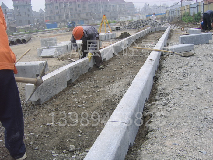 LF211路缘石芝麻灰PC路牙仿石路缘石水泥预制路缘石