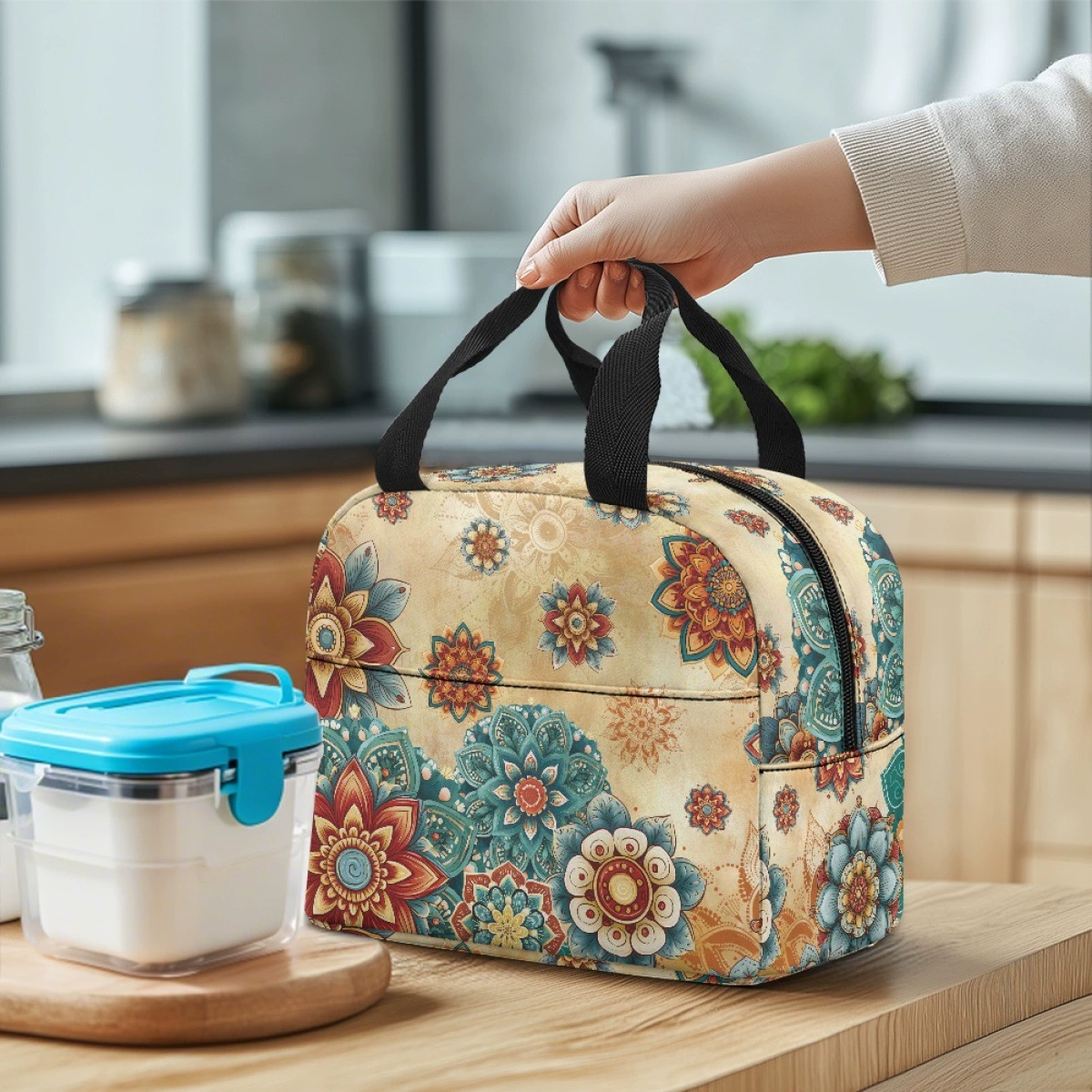 Сумки в европейском и американском этническом стиле можно персонализировать с помощью узоров, цельные сумки для обеда для студентов и офисных работников во время обеденного перерыва.