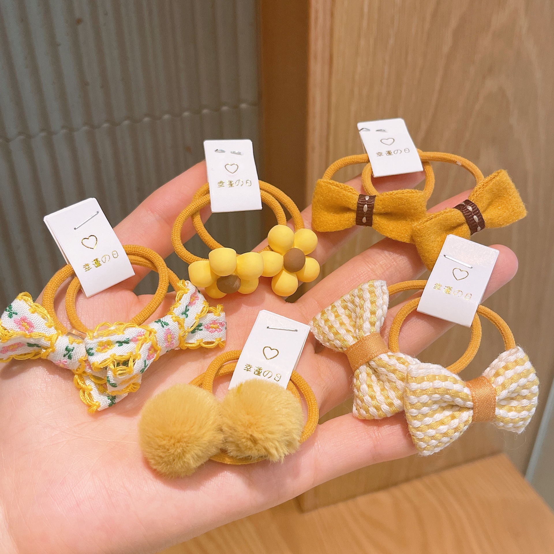 Yellow set flower-shaped, 10 pieces