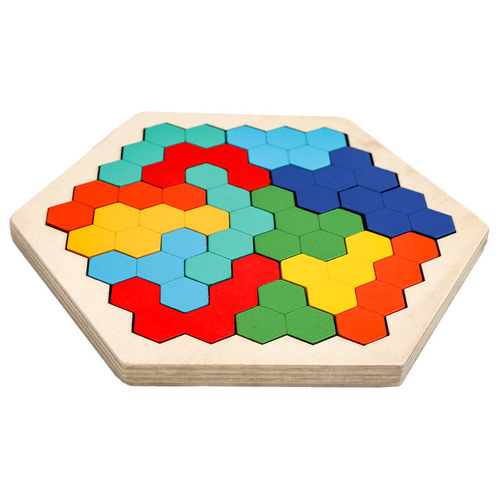 Wooden Variety Honeycomb Puzzle Color Puzzle Puzzle is an educational toy that cultivates the thinking logic of babies in kindergartens.