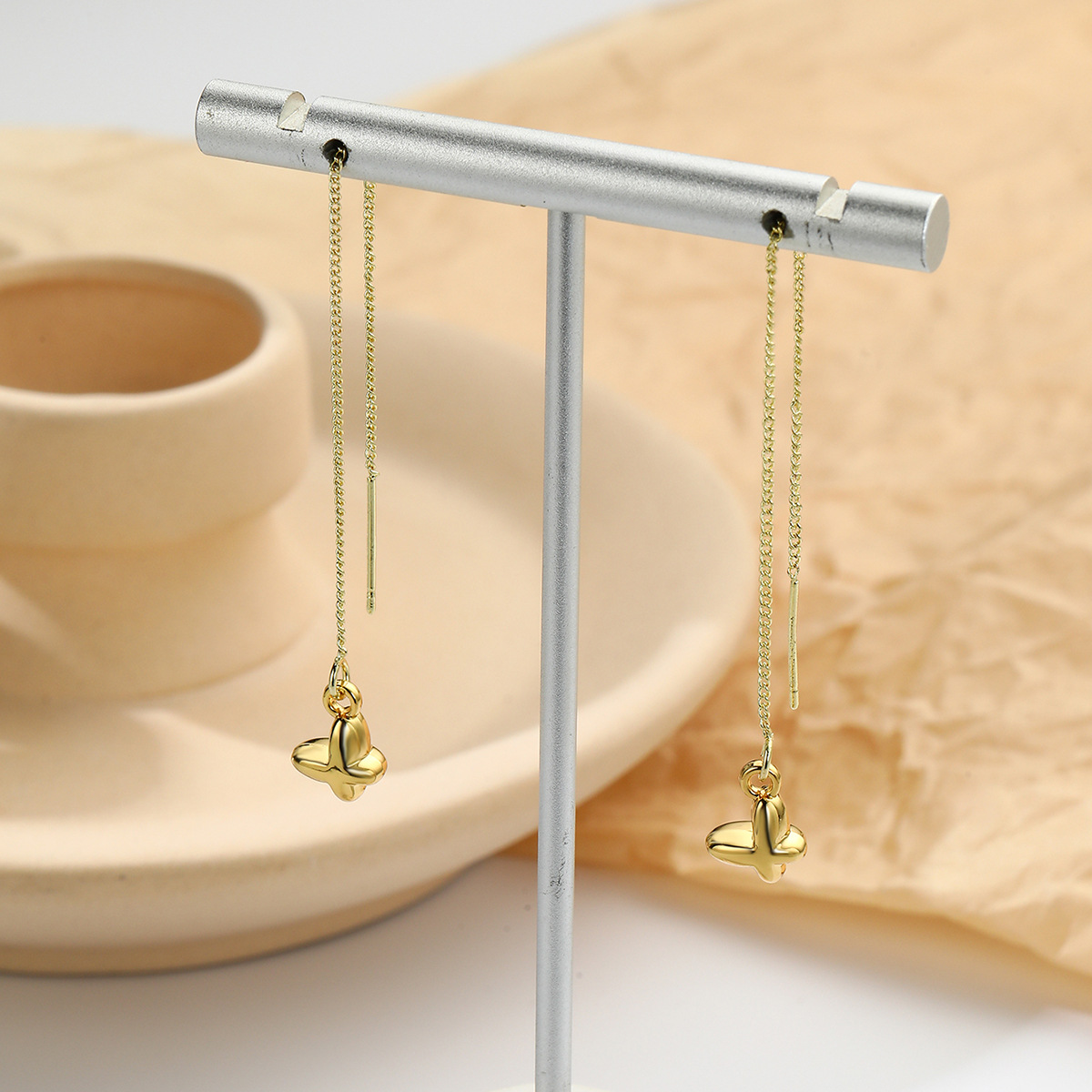 hot accessories Long high end pearl earrings Zircon crystal bee earrings Colorful bird earrings_voghion.com