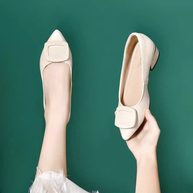 2026 primavera nuevos zapatos de mujer zapatos de goma un pedale de moda versátil nueva tendencia