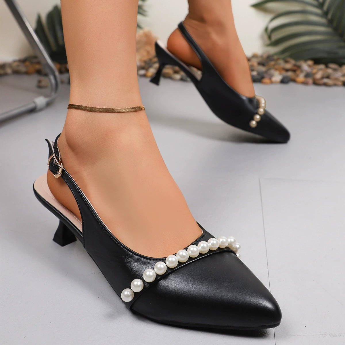 Французские элитные туфли-чонсамы с юбкой-конским лицом на высоком каблуке для женщин, летние новые черные босоножки на толстом каблуке с острым носком