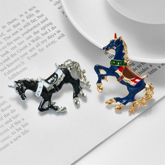 時尚小眾創意個性復古高級感滴油琺瑯撞色戰馬配件服飾胸針