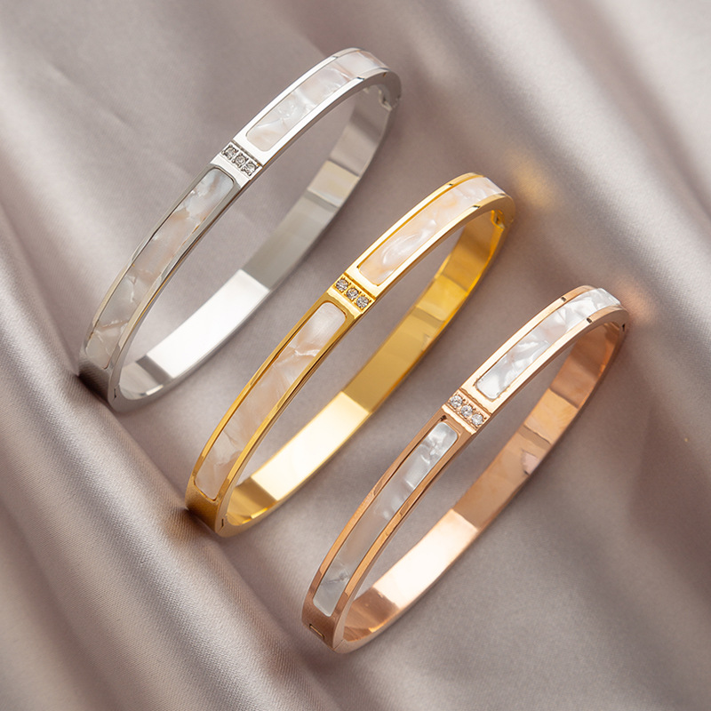 Titanium Steel Colorless Shell Diamond Bracelet Women's 2023 New Light Luxury Niche Design High-end Fashion Accessories