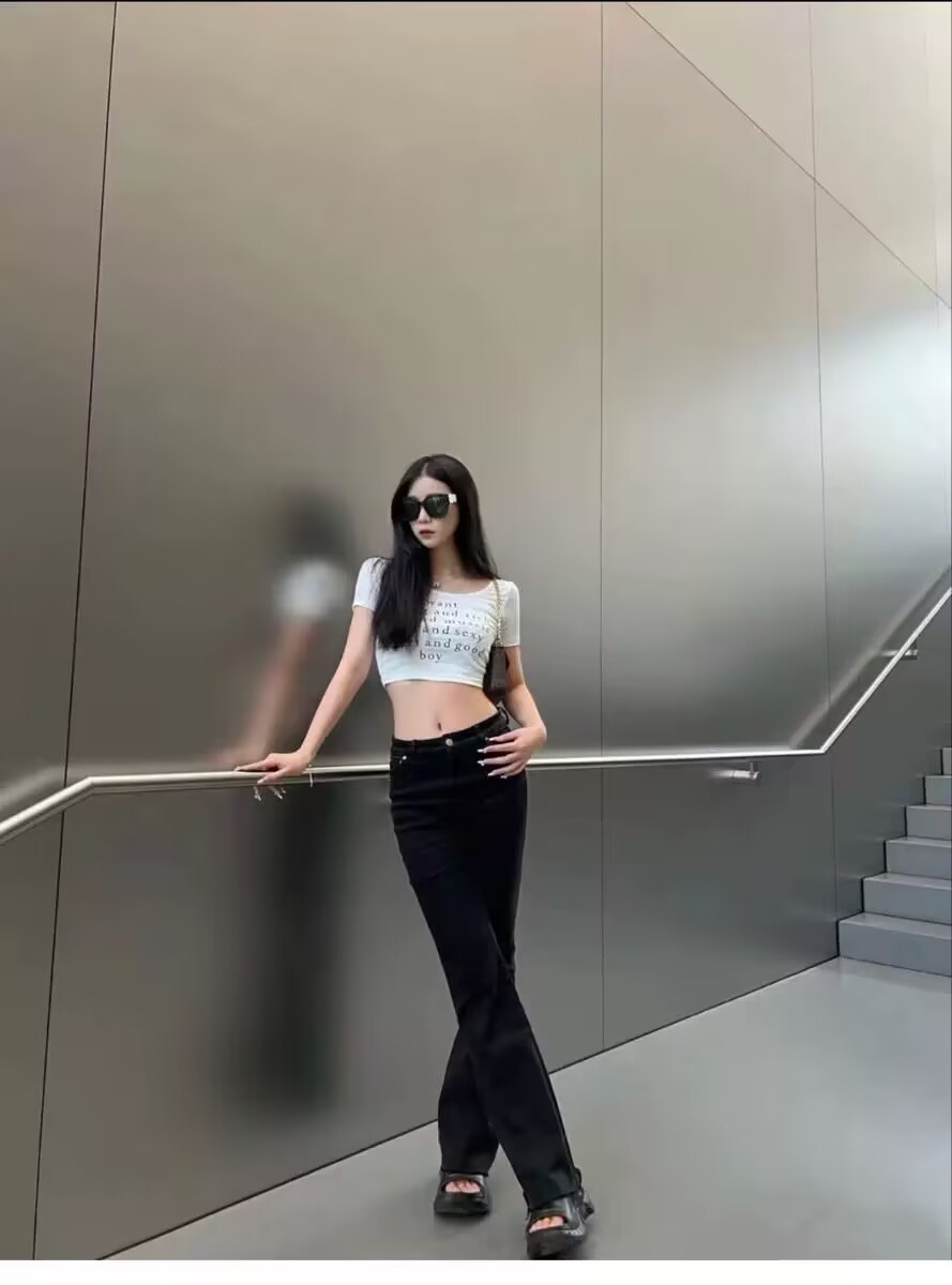 Sommer-Hausschuhe mit dicken Sohlen für Damen, 34 Yards, neue Plateauschuhe, 9 cm, Super-High-Heels, koreanische Version, Slip-on-Strandschuhe, Flut_voghion.com