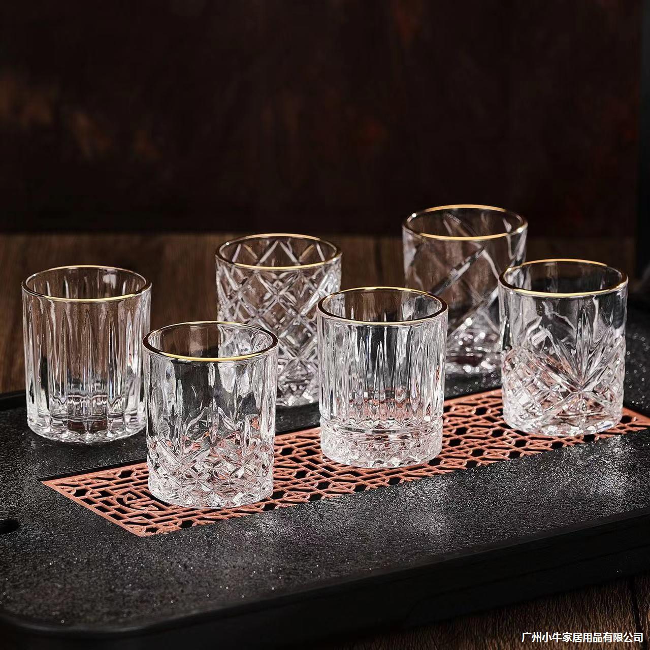 Vaso de vino grabado con patrón de diamante Vaso de vidrio Vaso de vino Vaso de sake Vaso de vino blanco Vaso de un bocado Vaso de vino pequeño 70ml al por mayor