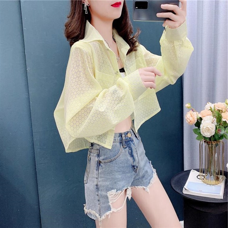 . Hong Kong-style White Short Sunscreen Shirt Women's Design Sense Niche Summer Thin Upper Clothes Loose Outer Wear Sunscreen . Hong Kong-style White Short Sunscreen Shirt Women's Design Sense Niche Summer Thin Upper Clothes Loose Outer Wear Sunscreen