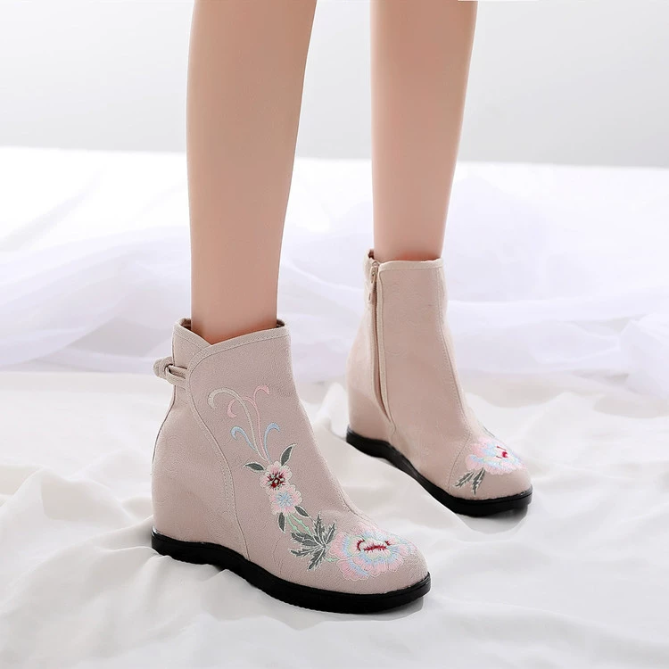 Осенняя новая обувь с вышивкой в этническом стиле, женские сапоги с вышивкой на внутренней высоте, 6 см, антикварные сапоги ханьфу, Квадратные танцевальные сапоги