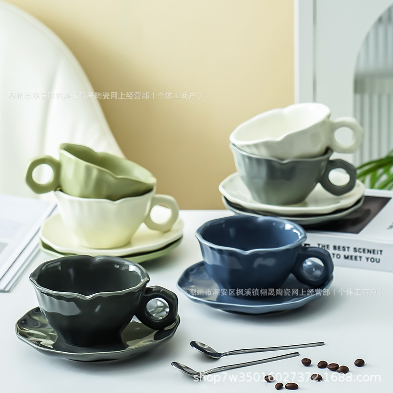 Tazas de café de alta belleza flor cerámica set de tazas de té de la tarde tazas de plato irregular tazas de agua tazas de alta calidad