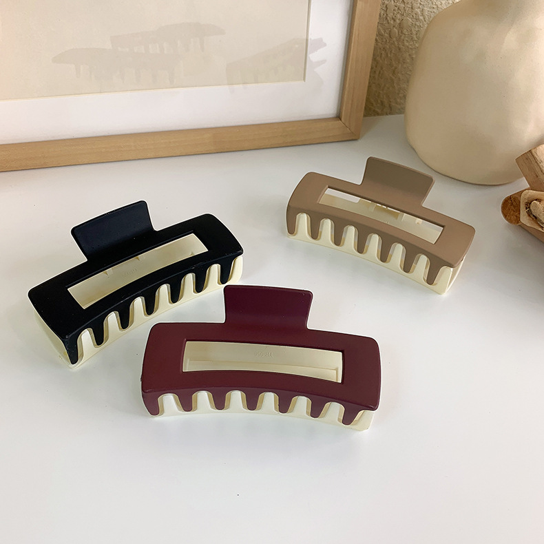 Korean Style Matte Frosted Two-color Square Hair Clip Wholesale Nihaojewelry display picture 9