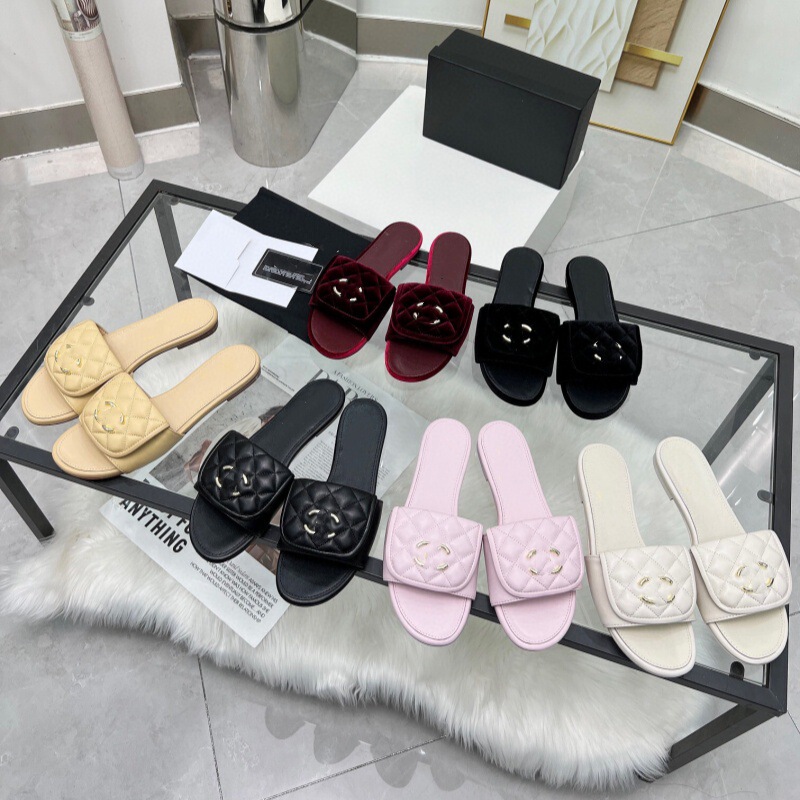 New Europe, America, Middle East, Dubai, Singapore, Malaysia, Turkey, Holland Genuine Leather Rhomboid Flat Slippers