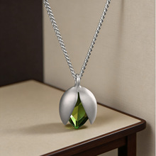 得物热卖开心果项链女网红潮简约轻奢小众设计感颈链锁骨链毛衣链