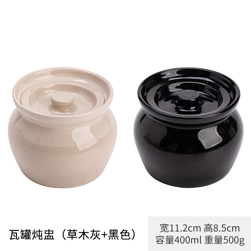 陶磁器の煮物の杯の瓦の缶は水を隔てて一人で蒸し卵の缶を食べます。|undefined