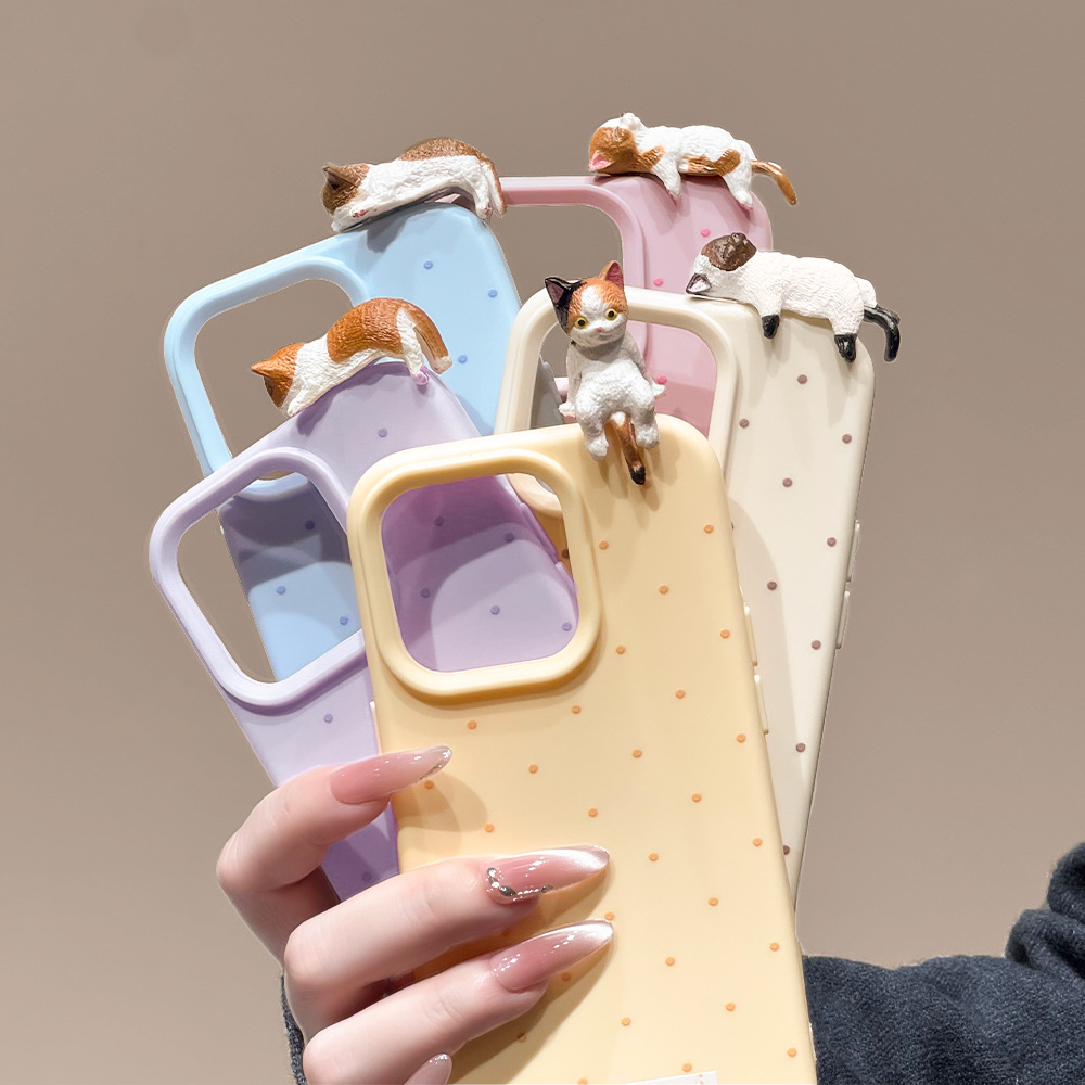 可爱立体趴趴猫咪适用iphone17手机壳苹果15promax简约波点13软16