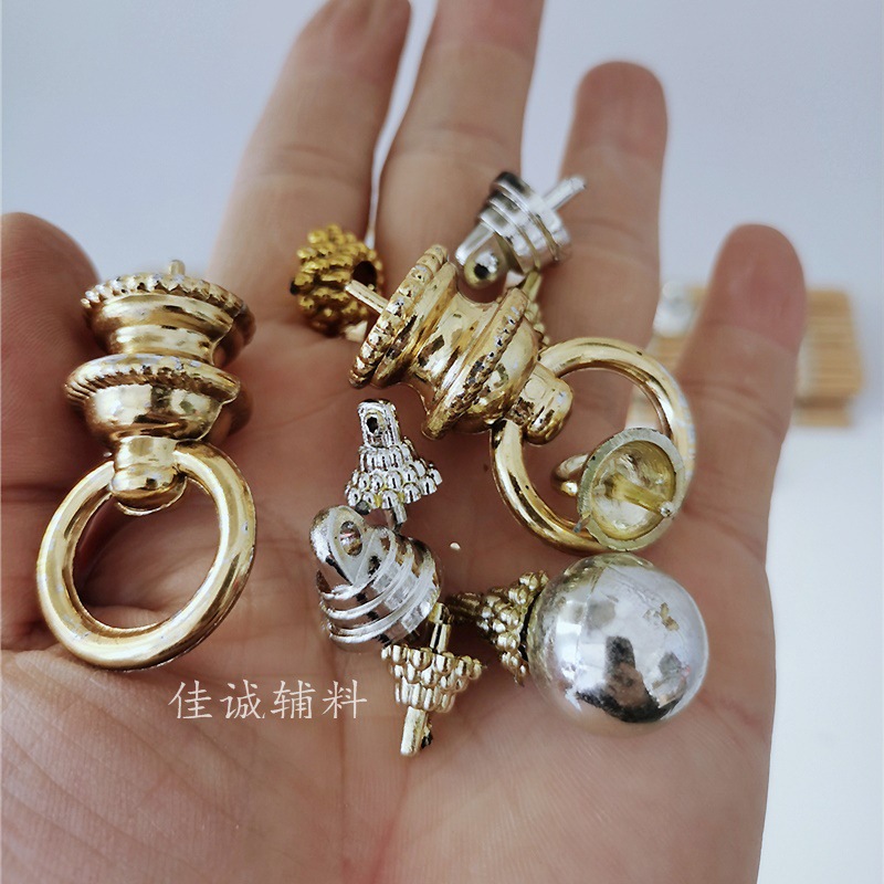 工艺品玩具配件 多款电镀金银色吊头 DIY材料 带绳吊头 1-3CM