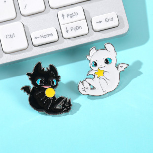 New cross-border cartoon cute little flying dragon brooch creative anime metal badge backpack clothing pin accessories