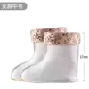 Женские короткие средние резиновые сапоги с тёплым флисовым вкладышем
