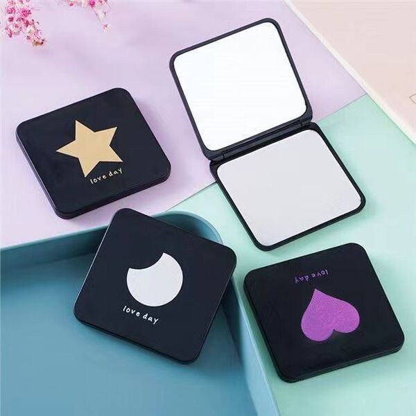 Handheld folding small mirror