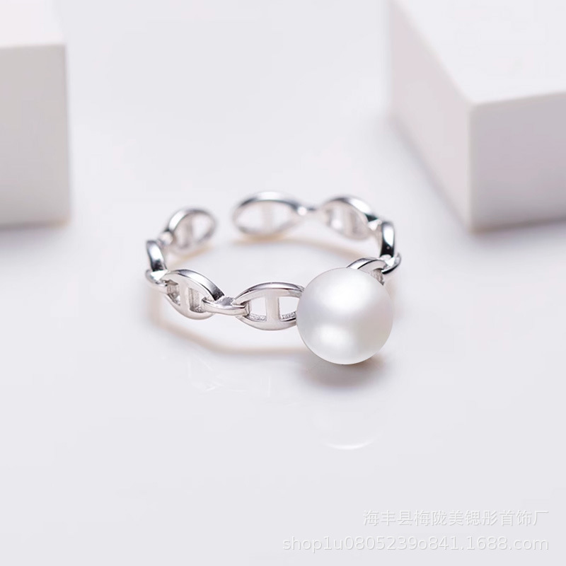 Fashionable ring